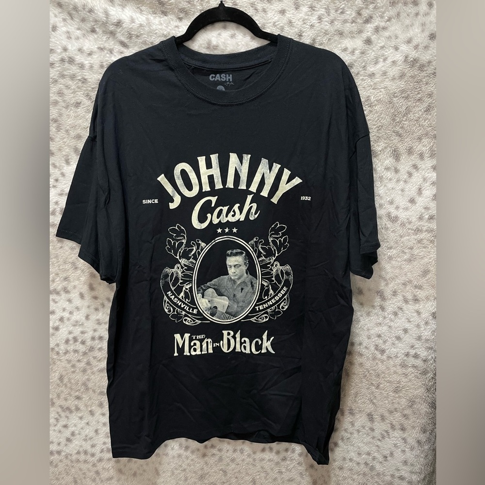 JOHNNY CASH GRAPHIC TEE